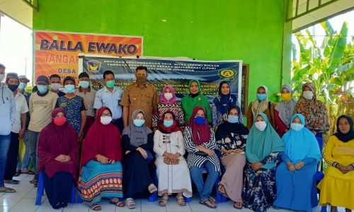Harlina Usman, Dosen Fakultas Perikanan dan Ilmu Perikanan UMI Melaksanakan Program Pengembangan Desa Mitra (PPDM) Binaan di Desa Tamangapa Kec. Ma’rang Kab. Pangkep.
